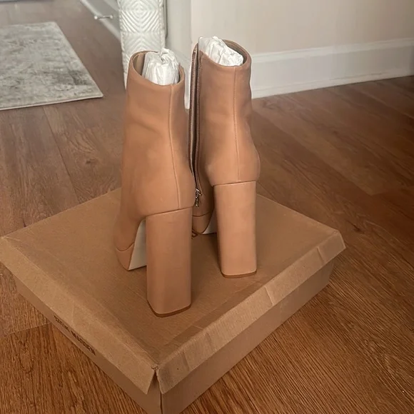 Dalina Steve Madden heeled boots - Picture 5 of 6